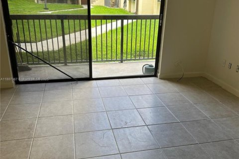 Copropriété à louer à Miami, Floride: 2 chambres, 96.8 m2 № 1933031 - photo 19