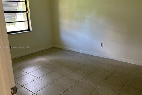 Copropriété à louer à Miami, Floride: 2 chambres, 96.8 m2 № 1933031 - photo 18