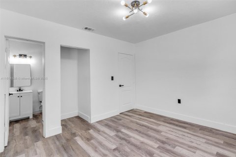 Casa en venta en Miami, Florida, 3 dormitorios, 138.42 m2 № 1768599 - foto 20