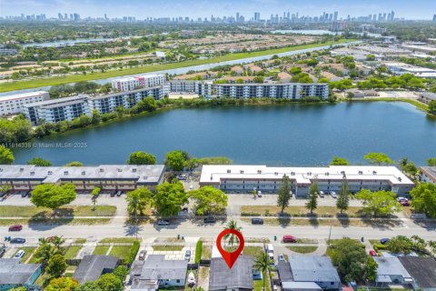 Casa en venta en Miami, Florida, 3 dormitorios, 138.42 m2 № 1768599 - foto 6