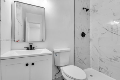 Casa en venta en Miami, Florida, 3 dormitorios, 138.42 m2 № 1768599 - foto 19