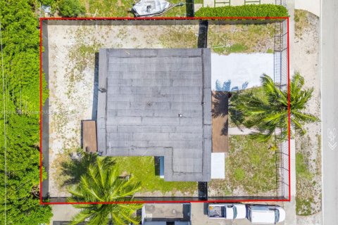 Casa en venta en Miami, Florida, 3 dormitorios, 138.42 m2 № 1768599 - foto 29