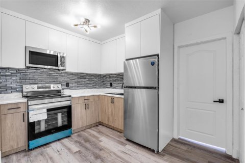 Casa en venta en Miami, Florida, 3 dormitorios, 138.42 m2 № 1768599 - foto 18