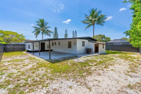 Casa en venta en Miami, Florida, 3 dormitorios, 138.42 m2 № 1768599 - foto 10