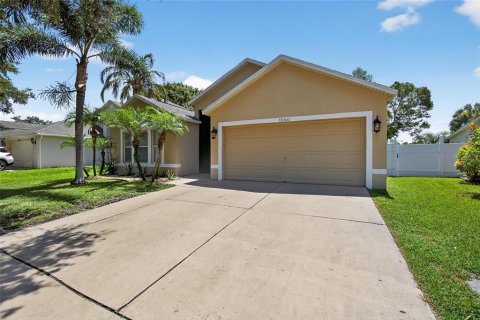 House in Gibsonton, Florida 4 bedrooms, 172.33 sq.m. № 1829995 - photo 4