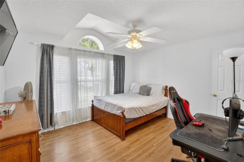 House in Gibsonton, Florida 4 bedrooms, 172.33 sq.m. № 1829995 - photo 22