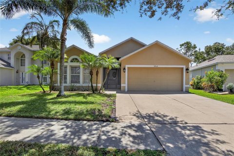 House in Gibsonton, Florida 4 bedrooms, 172.33 sq.m. № 1829995 - photo 2