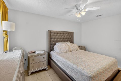 House in Gibsonton, Florida 4 bedrooms, 172.33 sq.m. № 1829995 - photo 18
