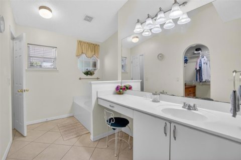House in Gibsonton, Florida 4 bedrooms, 172.33 sq.m. № 1829995 - photo 26