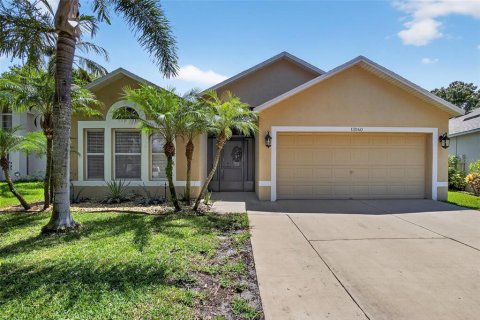 House in Gibsonton, Florida 4 bedrooms, 172.33 sq.m. № 1829995 - photo 1