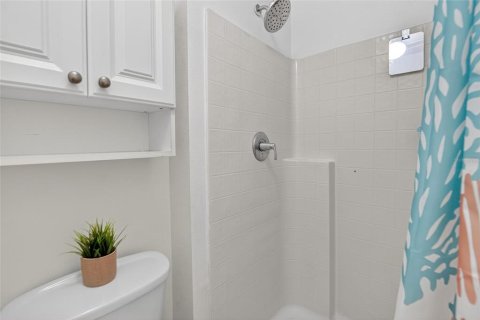 House in Gibsonton, Florida 4 bedrooms, 172.33 sq.m. № 1829995 - photo 30