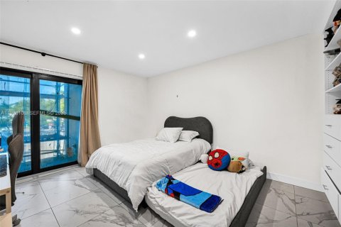 Condo in Hollywood, Florida, 2 bedrooms № 2059676 - photo 19