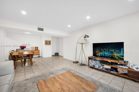 Condo in Hollywood, Florida, 2 bedrooms  № 2059676