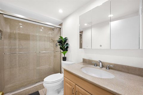 Condo in Hollywood, Florida, 2 bedrooms № 2059676 - photo 24