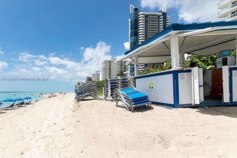 Condo in Miami Beach, Florida, 2 bedrooms № 2399689 - photo 7