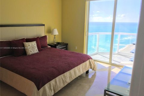 Condo in Miami Beach, Florida, 2 bedrooms № 2399689 - photo 19