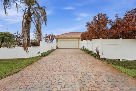Villa ou maison à vendre à Port St. Lucie, Floride: 4 chambres, 265.05 m2 № 2087390 - photo 7