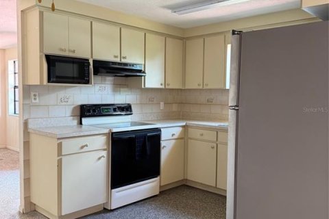 House in Tampa, Florida 3 bedrooms, 105.82 sq.m. № 1734806 - photo 3