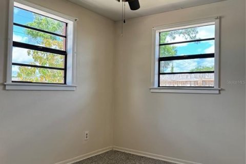 House in Tampa, Florida 3 bedrooms, 105.82 sq.m. № 1734806 - photo 10