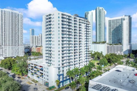 Condo in Miami, Florida, 2 bedrooms  № 1931638 - photo 29