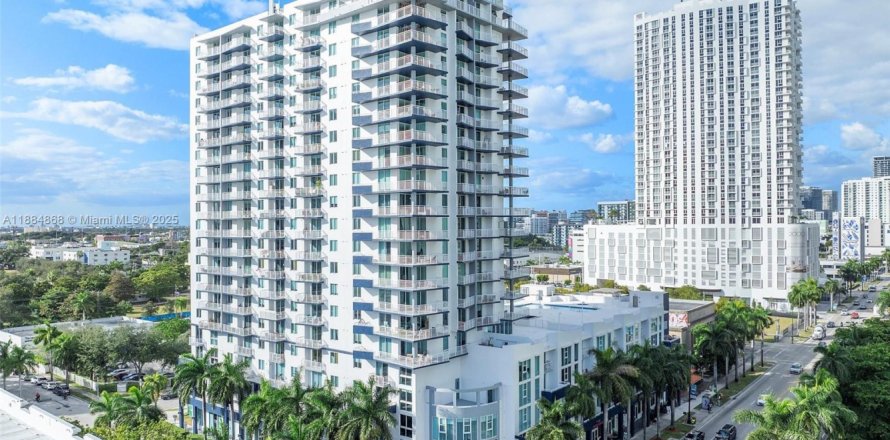 Condo in Miami, Florida, 2 bedrooms № 1931638