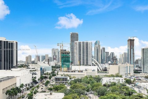Condo in Miami, Florida, 2 bedrooms  № 1931638 - photo 23