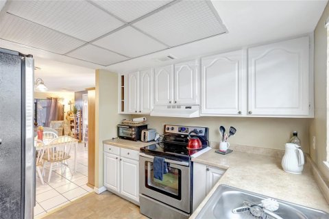 Townhouse in Largo, Florida 2 bedrooms, 97.36 sq.m. № 1648887 - photo 21