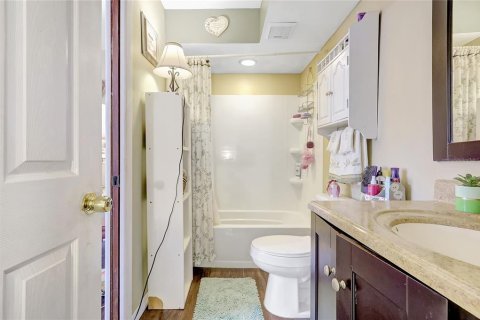 Townhouse in Largo, Florida 2 bedrooms, 97.36 sq.m. № 1648887 - photo 27