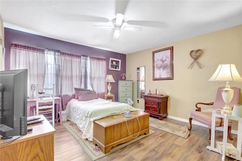 Townhouse in Largo, Florida 2 bedrooms, 97.36 sq.m. № 1648887 - photo 29