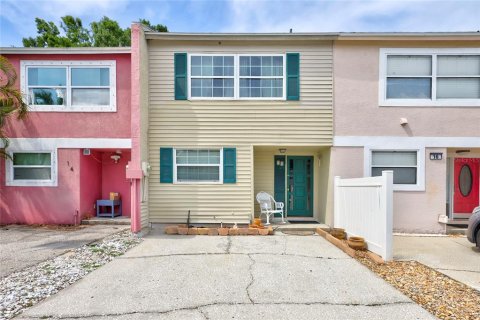 Townhouse in Largo, Florida 2 bedrooms, 97.36 sq.m. № 1648887 - photo 1