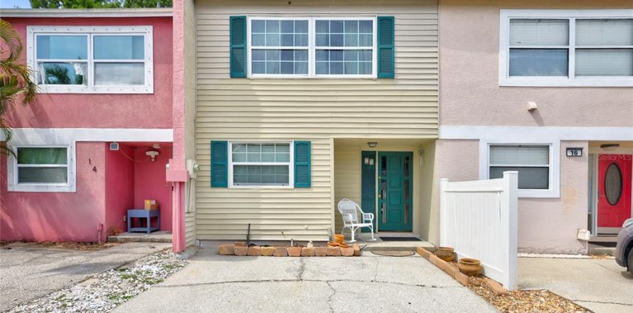 Townhouse in Largo, Florida 2 bedrooms, 97.36 sq.m. № 1648887