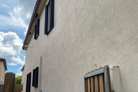 House in Homestead, Florida 5 bedrooms, 271.65 sq.m. № 1867286 - photo 4