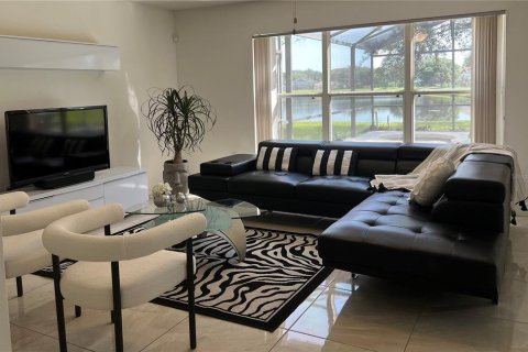 Casa en venta en Orlando, Florida, 5 dormitorios, 263.29 m2 № 1838056 - foto 13