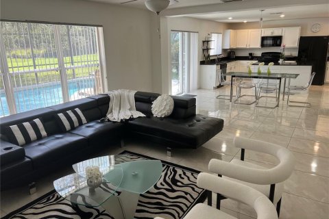 Casa en venta en Orlando, Florida, 5 dormitorios, 263.29 m2 № 1838056 - foto 2