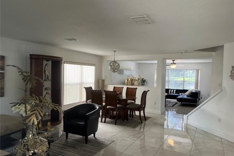 Casa en venta en Orlando, Florida, 5 dormitorios, 263.29 m2 № 1838056 - foto 3
