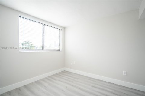 Apartment in Miami Beach, Florida 2 bedrooms, 92.9 sq.m. № 1925366 - photo 15