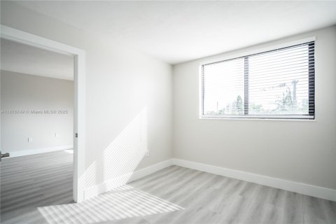 Apartment in Miami Beach, Florida 2 bedrooms, 92.9 sq.m. № 1925366 - photo 16