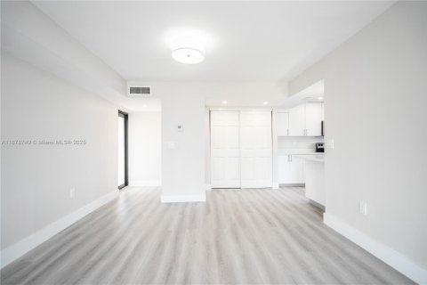 Apartment in Miami Beach, Florida 2 bedrooms, 92.9 sq.m. № 1925366 - photo 11
