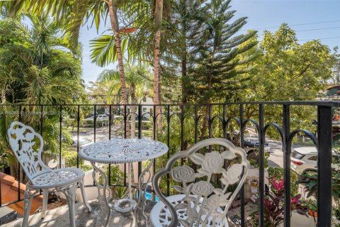 Condo in Miami Shores, Florida, 2 bedrooms № 1957216 - photo 22