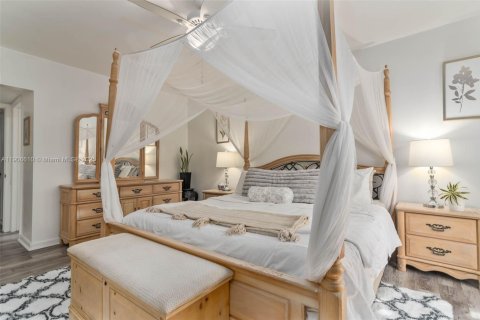 Condo in Miami Shores, Florida, 2 bedrooms № 1957216 - photo 17