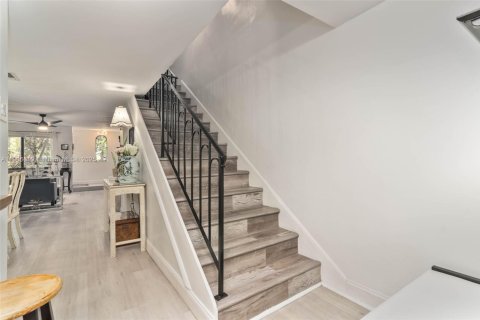 Condo in Miami Shores, Florida, 2 bedrooms № 1957216 - photo 14