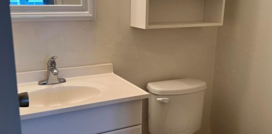 Condominio en West Palm Beach, Florida, 2 dormitorios № 956722