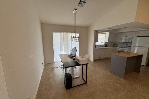 House in Cape Coral, Florida 3 bedrooms, 111.95 sq.m. № 2214371 - photo 4