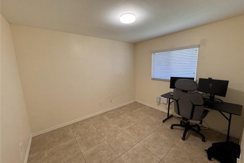 House in Cape Coral, Florida 3 bedrooms, 111.95 sq.m. № 2214371 - photo 5