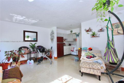 Propiedad comercial en venta en Hallandale Beach, Florida № 1869921 - foto 8