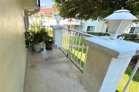 Condo in Deerfield Beach, Florida, 2 bedrooms  № 1950524 - photo 14