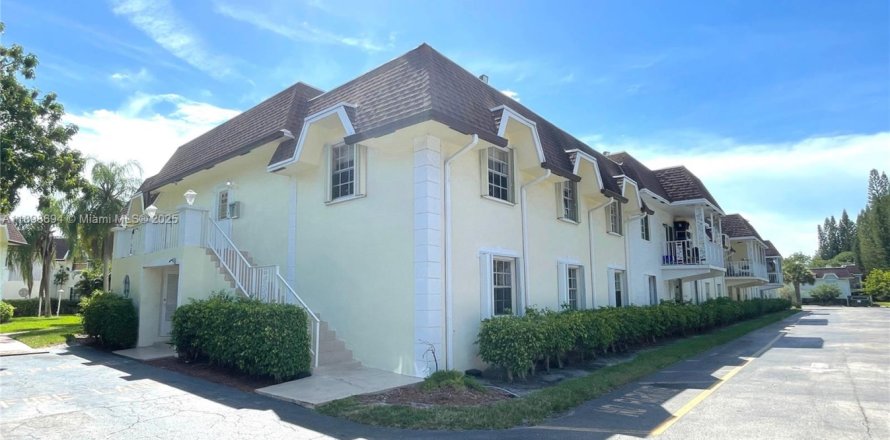 Condo in Deerfield Beach, Florida, 2 bedrooms  № 1950524