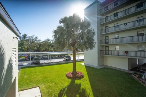 Copropriété à vendre à Saint Petersburg, Floride: 2 chambres, 94.76 m2 № 2148540 - photo 12