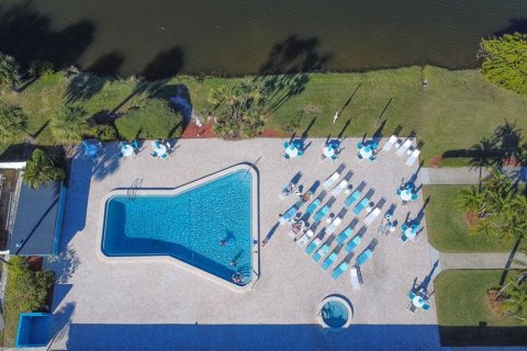 Copropriété à vendre à Saint Petersburg, Floride: 2 chambres, 94.76 m2 № 2148540 - photo 4