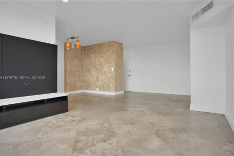 Condo in Miami Beach, Florida, 1 bedroom  № 2040541 - photo 8